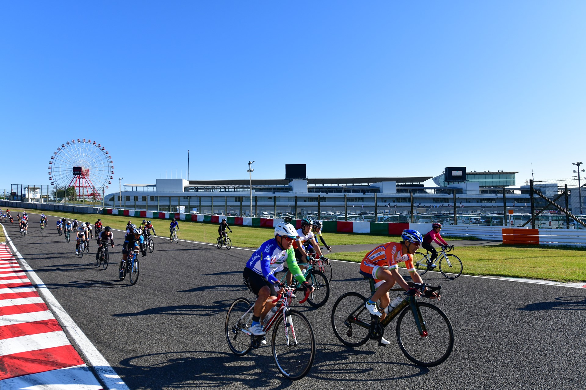 中部のエンデューロ 耐久レースのイベント スポエンcycle